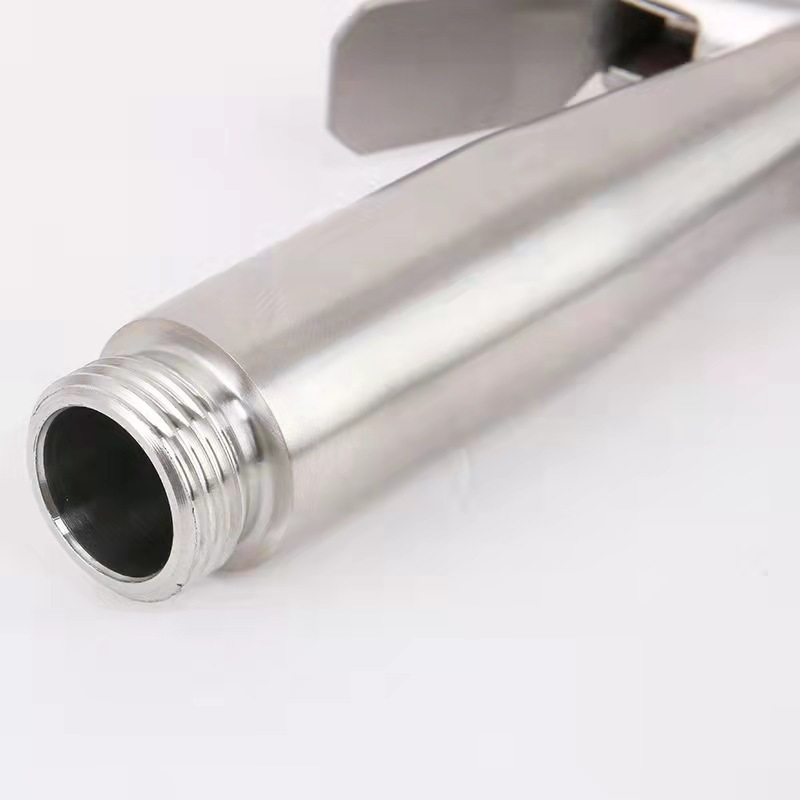 304 stainless steel spray gun for women, toilet companion, handheld pressurized water gun nozzle, black and gold cleansing nozzle Application Scenario