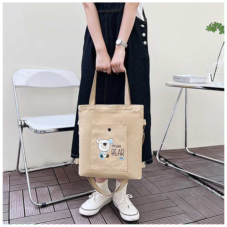 2025 New high-appeartion-level single-shoulder tutorial bag, fashionable and simple canvas crossbody bag, class tutorial student single-shoulder bag Application Scenario