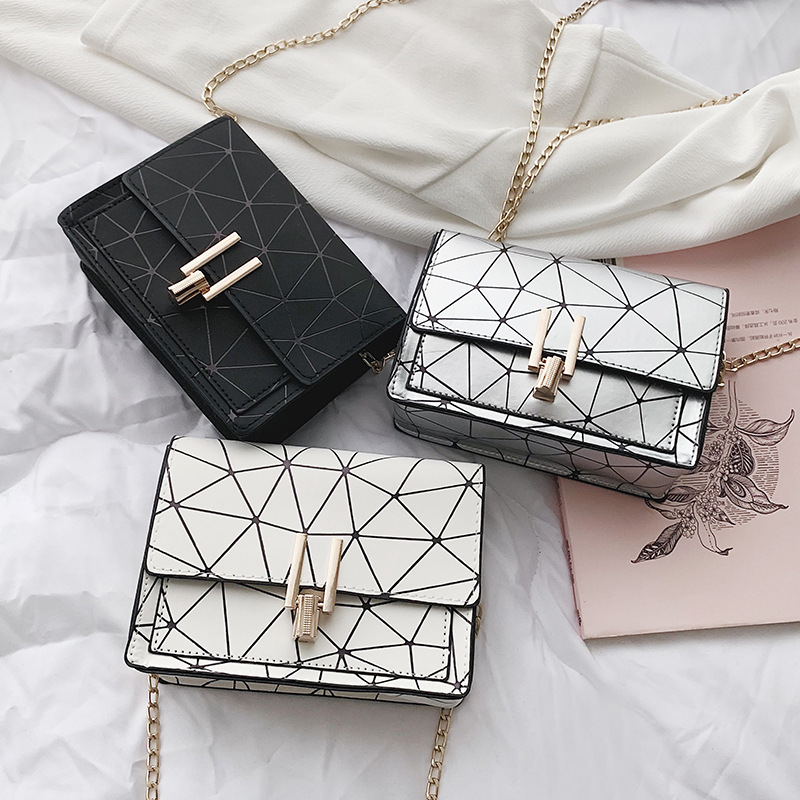 Fashionable and stylish 2021 new women's bag, Korean version chain mini single-shoulder small bag, fashionable and slanted for girls full figure