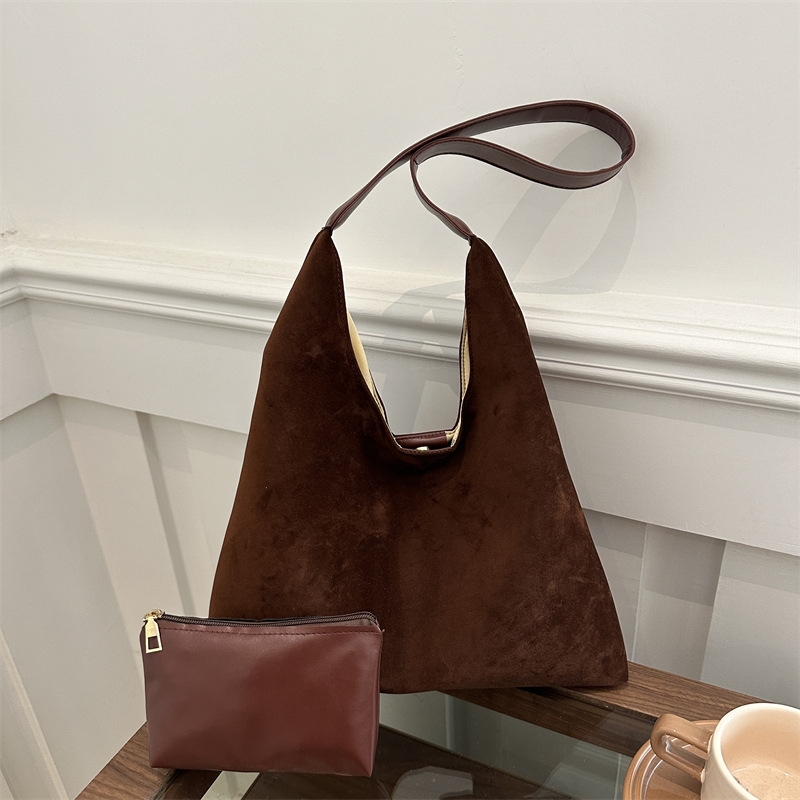 Retro mother-and-child commuting casual matte 2024 autumn/winter new large-capacity retro single-shoulder underarm tote women's bag full figure