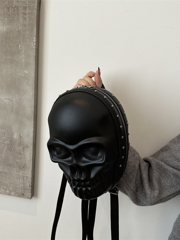 The 2024 new stylish men's and women's personalized and trendy three-dimensional skull backpack is a fashionable and casual travel bag full figure
