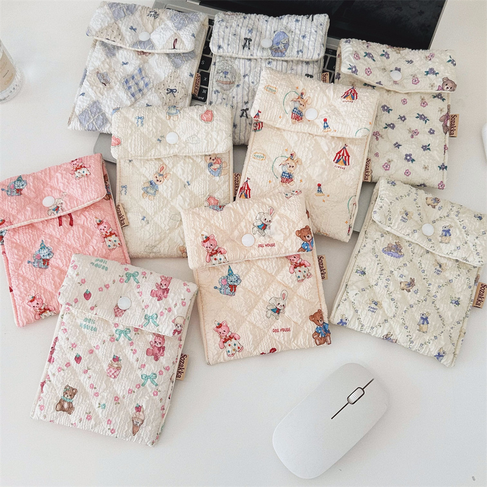 46271 Cute Sanitary Napkin Storage Bag, embossed cartoon bear sanitary bag, portable for touch-up and sundries storage when going out full figure