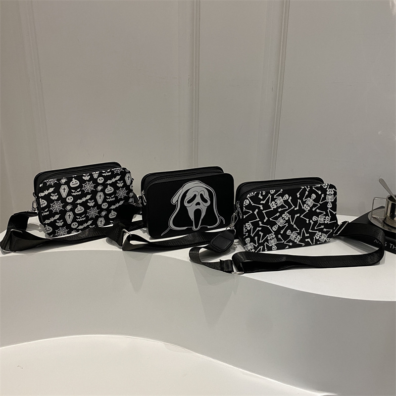 Casual commuting crossbody bag 2024 Autumn new style bag, women's unique and stylish single-shoulder bag, fashionable and simple small square bag Application Scenario
