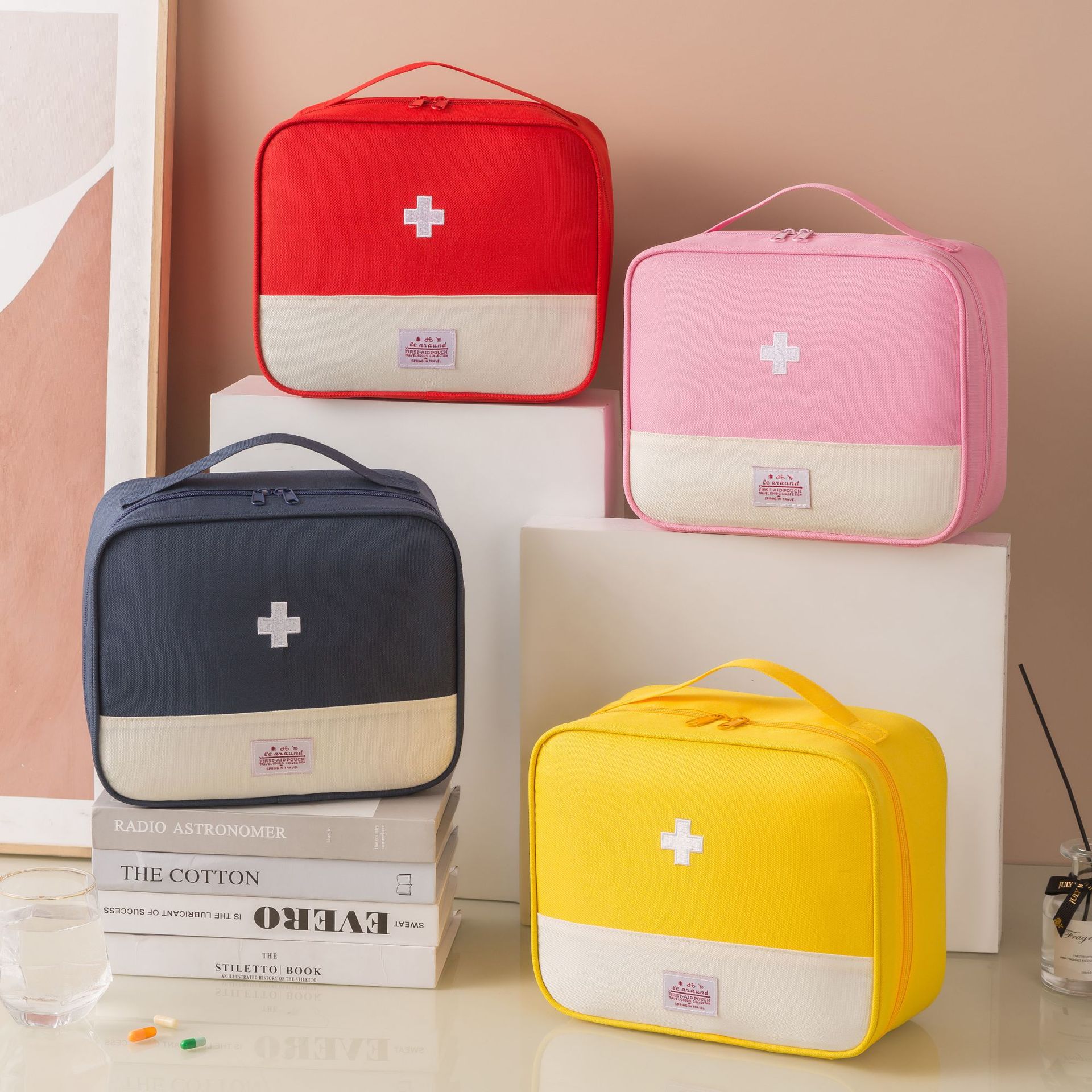 New large-capacity medicine bag, travel portable medical bag, home medicine storage bag set, hand-held outdoor first aid kit full figure