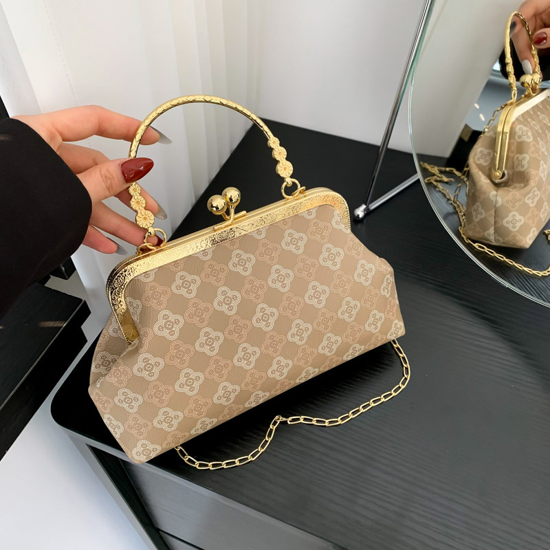Fashionable seashell lock bag for women, 2025 new style chain diamond bag, single-shoulder bag, evening bag, crossbody handbag full figure