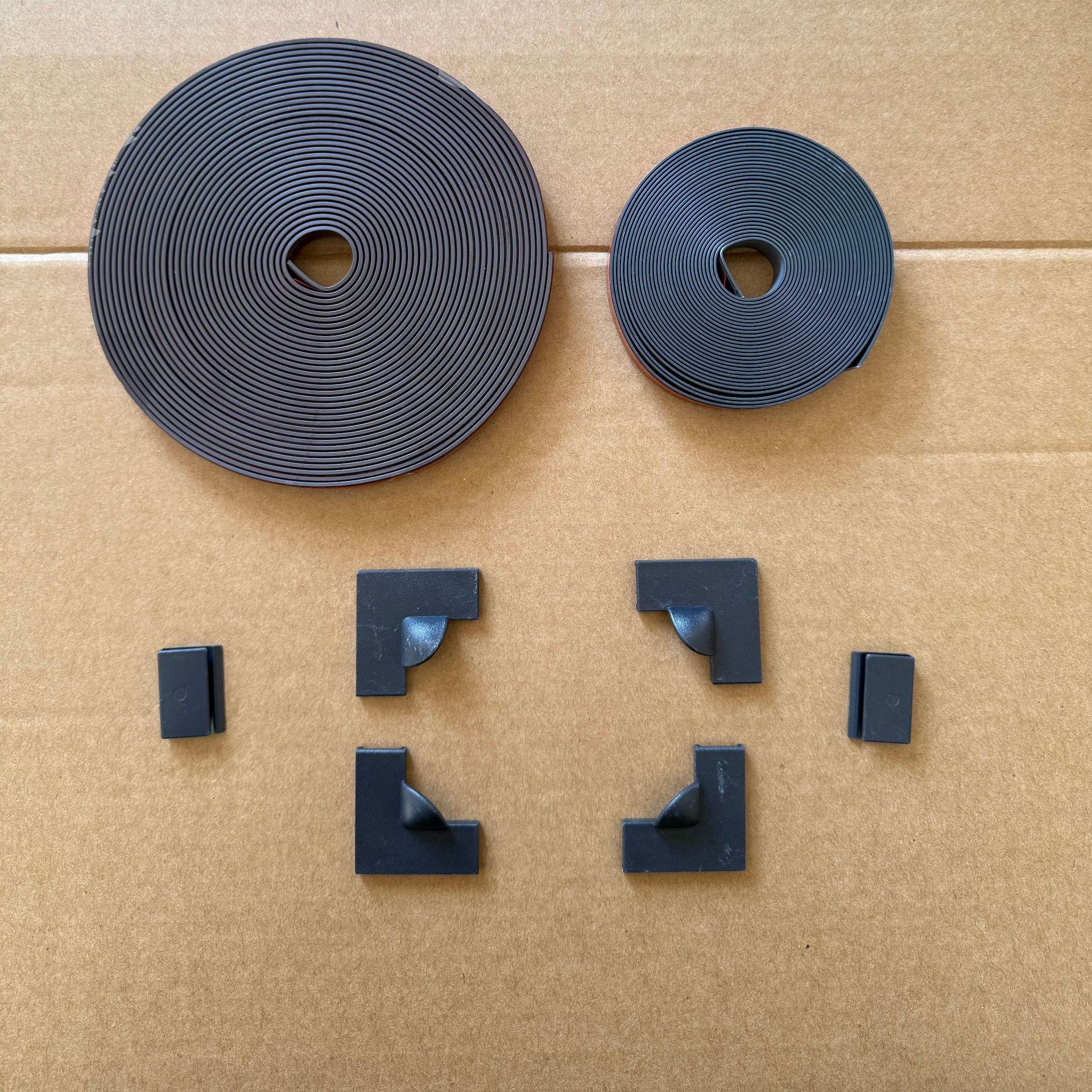 Magnetic window screen, magnetic strip, window screen mesh, self-installed frame accessories, household mosquito-proof self-adhesive window screen, soft magnetic strip Application Scenario