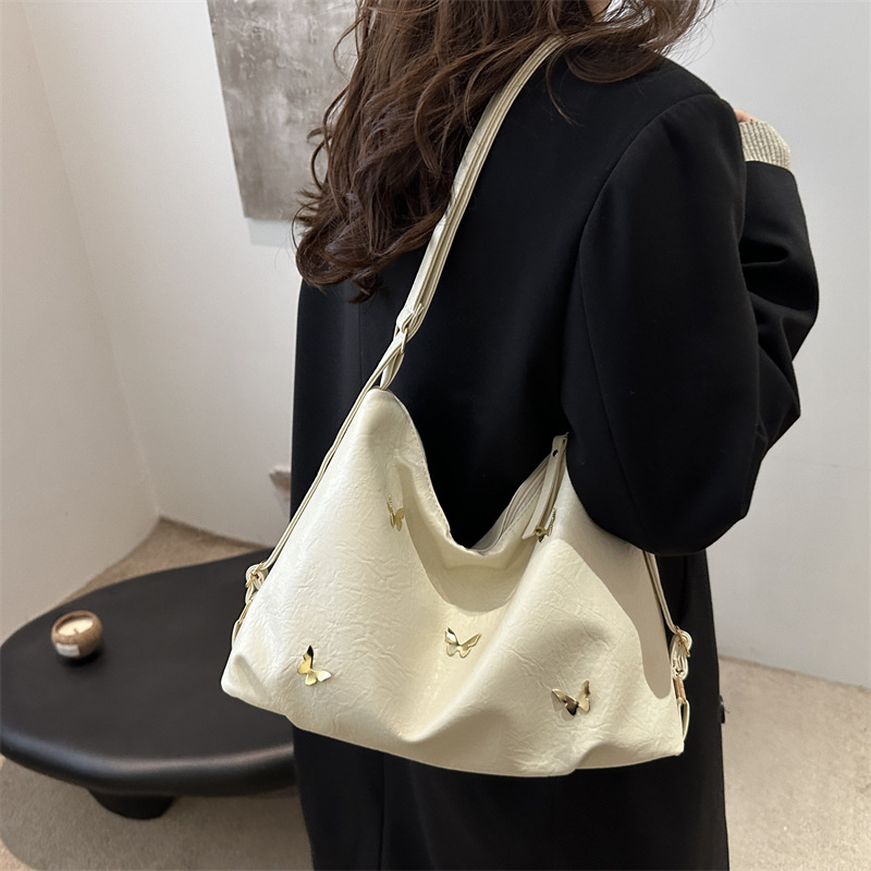 Fashionable pleated butterfly underarm bag 2024 winter Korean style trendy and versatile single-shoulder bag simple and large-capacity tote bag details Picture