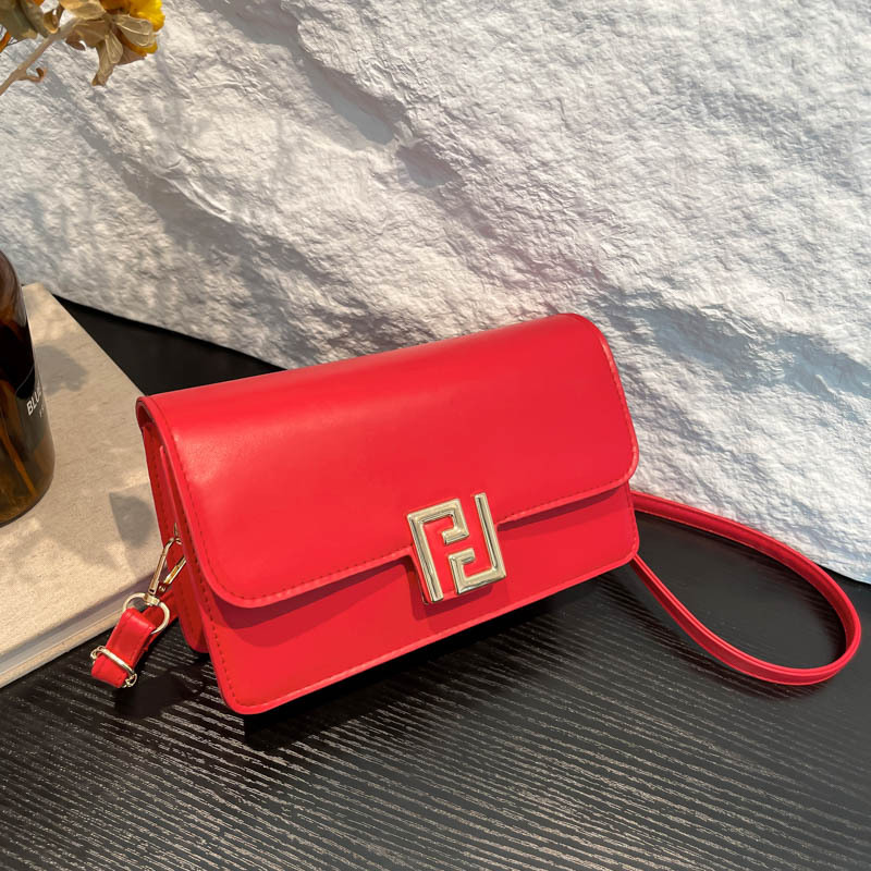 French chic underarm bag for women 2025 Spring New style, retro chain small square bag, trendy and fashionable single-shoulder crossbody bag full figure