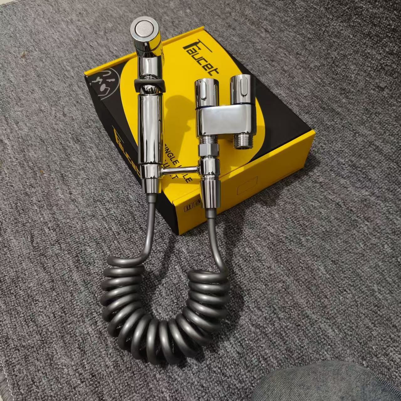 Manufacturer wholesale one-in two-out toilet companion flushing spray gun faucet bathroom bidet companion high pressure increase Specification drawing