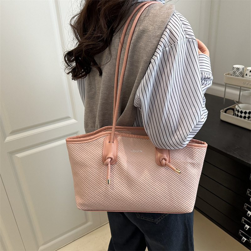 Spring Fashion Women's Quality Bag 2025, a new color contrast simple and fashionable crossbody, hand-carry and underarm women's bag details Picture