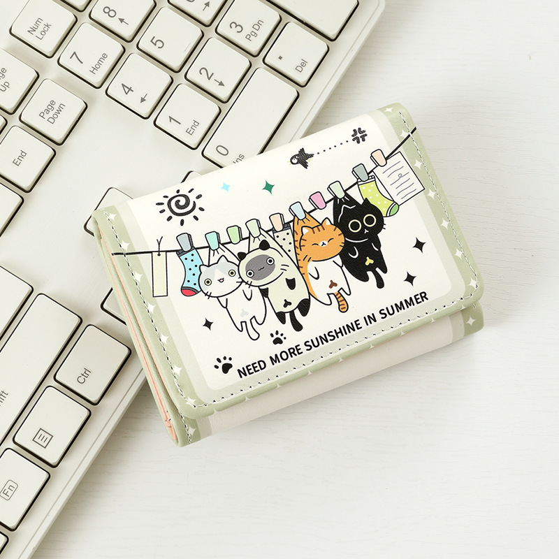 The new graffiti coin purse is cute and portable, with a large capacity. It is a mini student bag for girls and has a high level of appearance. It is a short ID small bag full figure