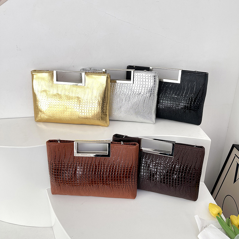 Cross-border women's bag 2024 New crocodile pattern elegant women's bag, chain shoulder bag, crossbody bag, retro handbag Application Scenario