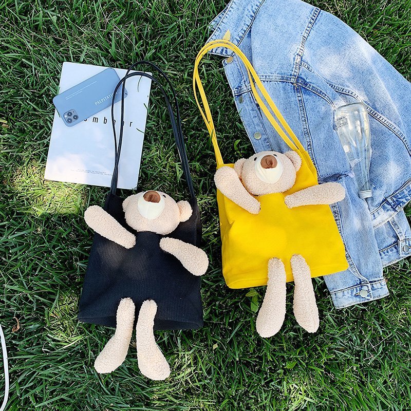 Korean Instagram canvas bag, a trendy and cute single-shoulder bag for girls in 2020, a student hand-held shopping bag with a little bear details Picture