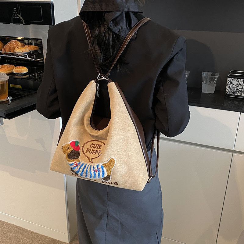 Cross-border backpack women's large capacity 2025 new style versatile and high-end single-shoulder crossbody bag commuting fashion tote bag Application Scenario