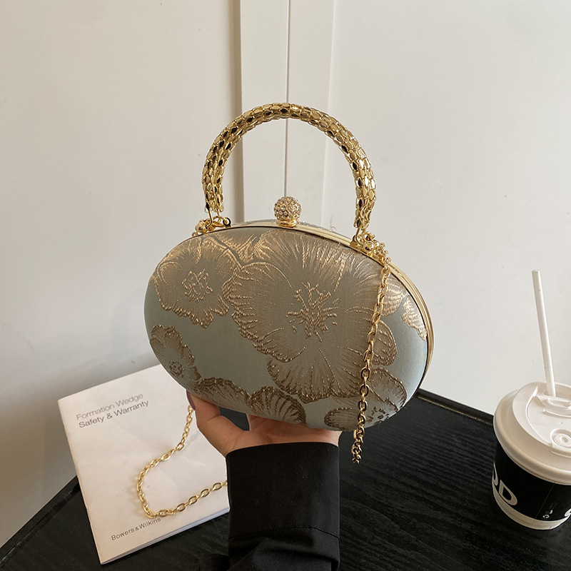 Hand-held shoulder bag, cheongsam, Korean style, unique new Chinese style, stylish 2025, large capacity lace lapel women's chain bag full figure