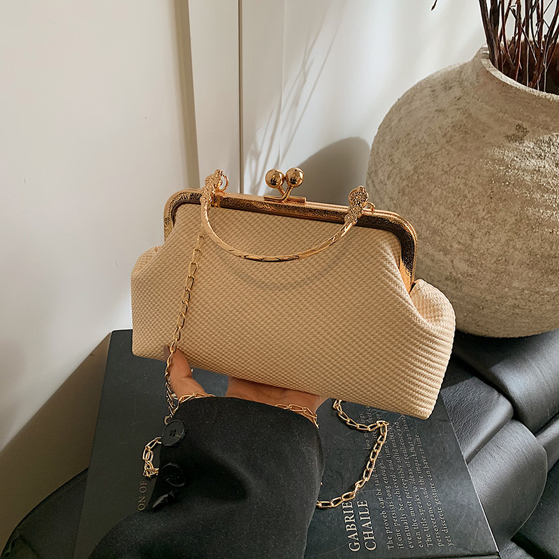 Chinese-style handbag, a versatile vertical striped shell bag for women, 2025 new high-end quality chain single-shoulder crossbody bag full figure