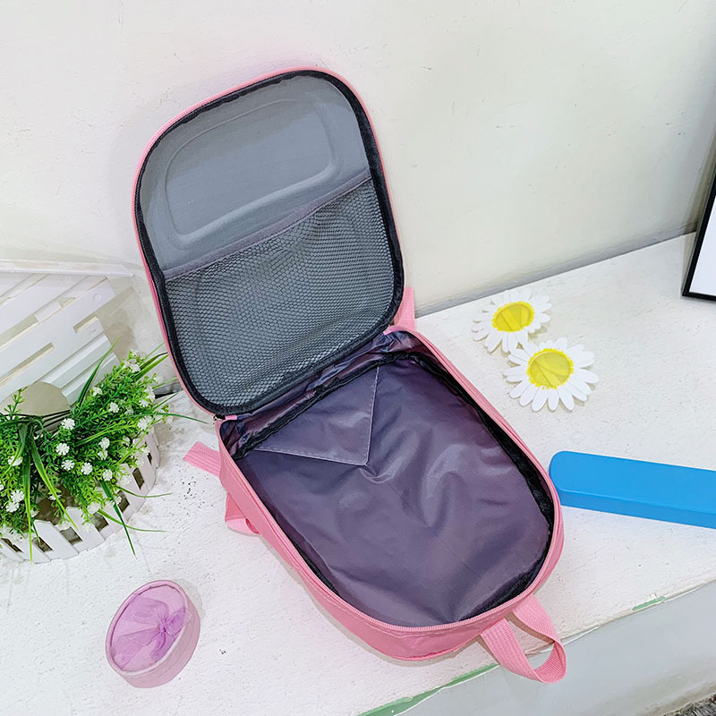 New kindergarten schoolbag, large-capacity cartoon 3D Elsa backpack for primary school students, Korean version for export wholesale Application Scenario
