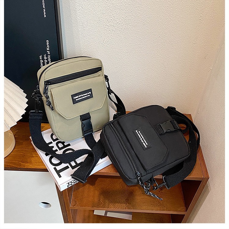 The trendy Japanese-style nylon crossbody bag, a new cross-border Instagram trend, and the Korean-style casual single-shoulder crossbody small square bag are selling well Specification drawing