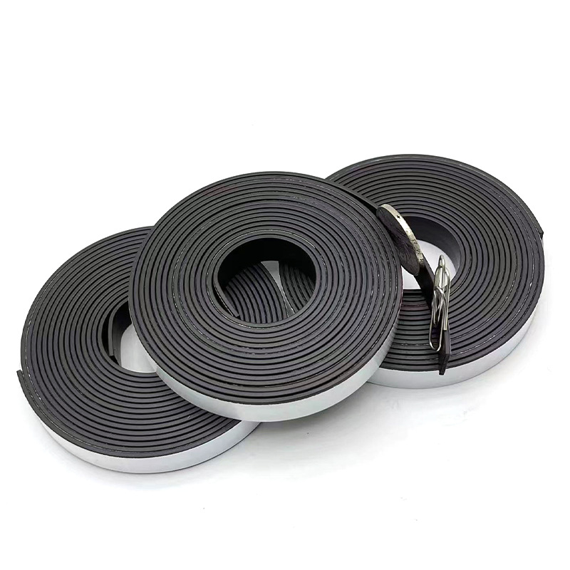 Rubber magnetic strips, magnetic attraction strips, soft magnetic rolls, self-adhesive magnetic strips, and window screen magnetic strips are available for direct sales by sample manufacturers Specification drawing