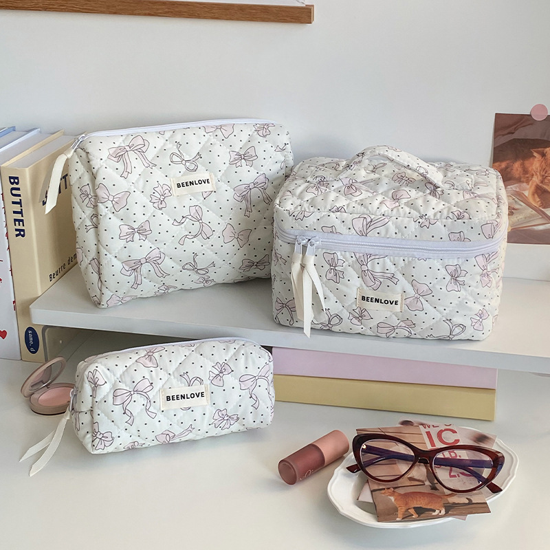 Runhui Bow Makeup Bag, large-capacity storage bag, Fashionable quilted Makeup Bag, Butterfly Pattern Makeup Bag details Picture