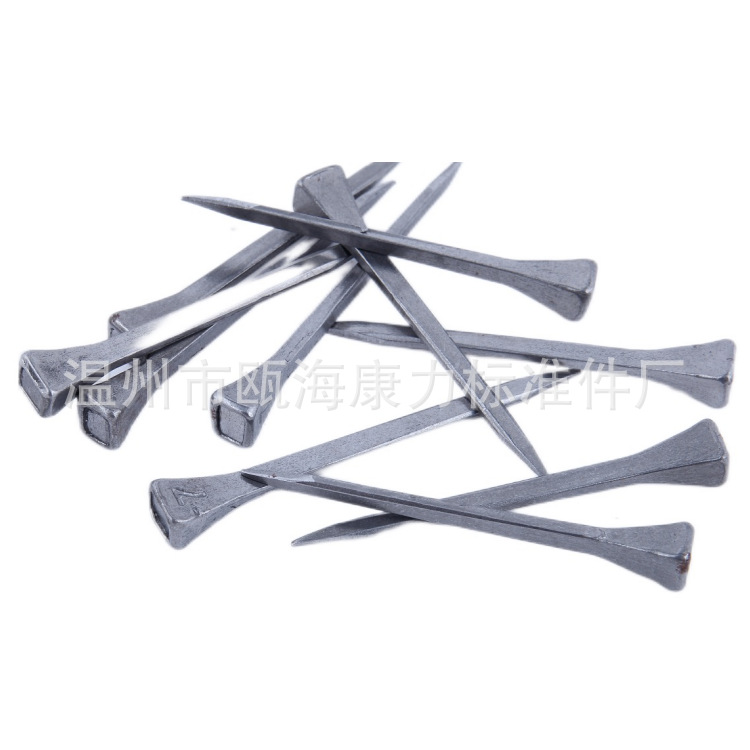 horse nails, horseshoe nails, horseshoe iron nails, horseshoe iron nails for horse racing training, horse gear, horseshoe trimming nails Application Scenario