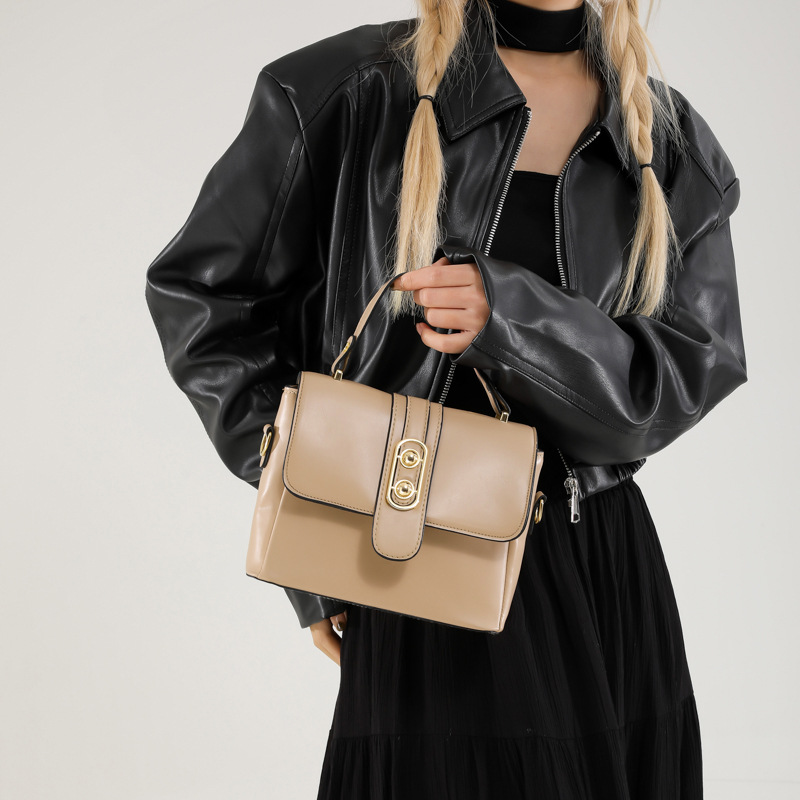 Women's square bag 2024 Winter New style fashionable and simple crossbody bag, soft leather small square bag, large capacity women's handbag details Picture