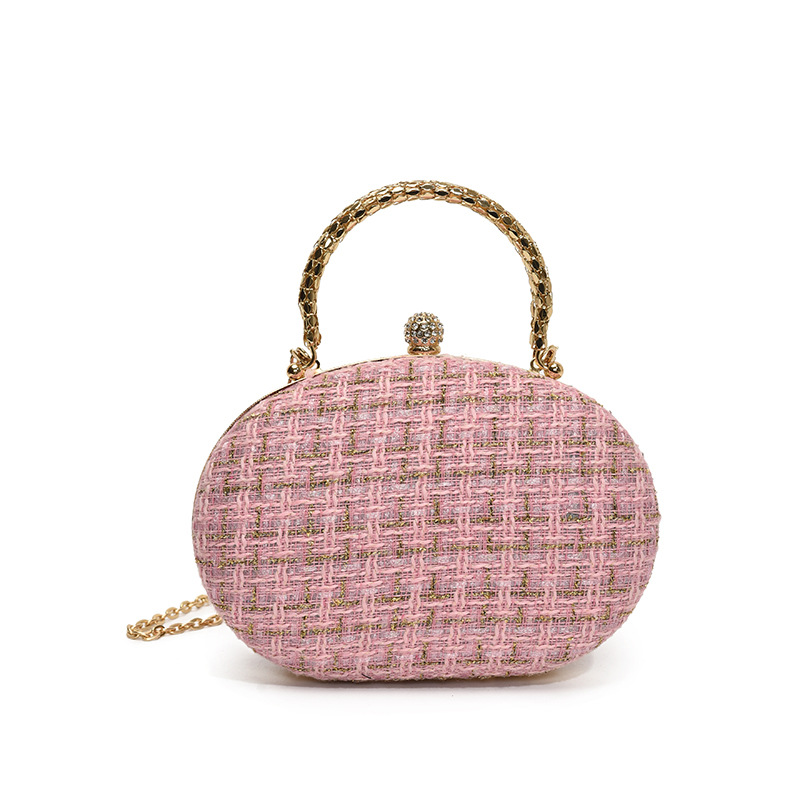 This year, the 2025 new style of shell bags is in vogue. The chain crossbody bag for the socialite's dinner is elegant and simple. It's a hard shell single-shoulder bag Item Picture