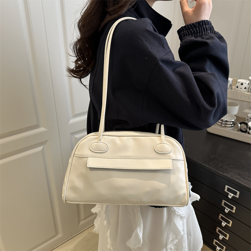 The 2025 new single-shoulder PU leather spring women's bag is fashionable and versatile, with a high-quality underarm bag and a niche design for women's commuting details Picture