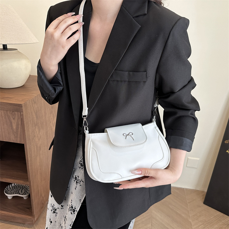 Trendy cross-border retro small bag for women, Spring 2025 new single-shoulder underarm bag, high-quality commuting crossbody small square bag Specification drawing
