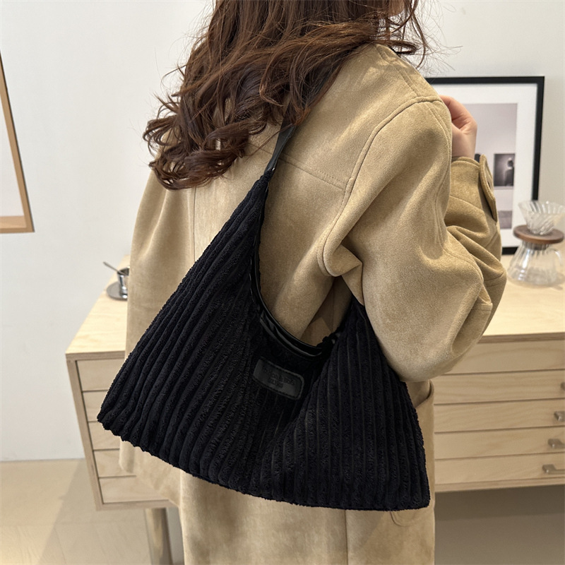 Cross-border down bag, women's large-capacity single-shoulder bag, fashionable and casual underarm fabric bag, new pleated tote bag for women Specification drawing
