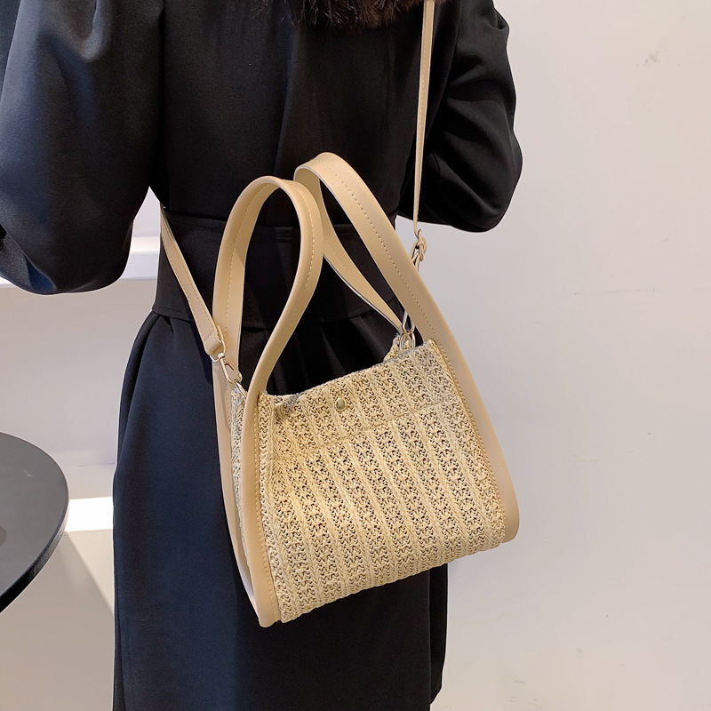 2025 New Korean spring color-blocking simple and casual woven straw handbag, women's single-shoulder crossbody small square bag Specification drawing