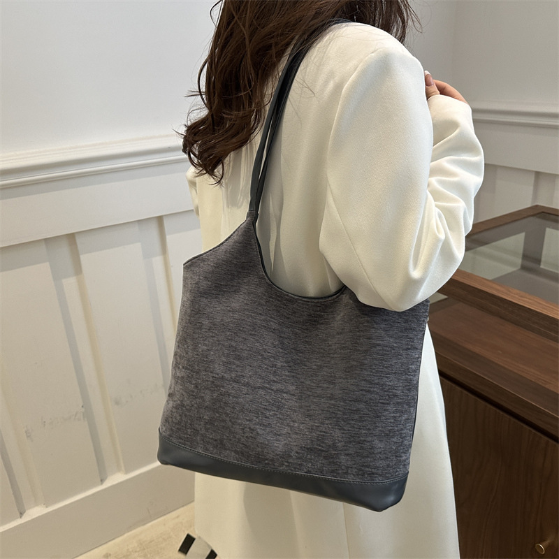 Retro large-capacity tote bag for women, 2024 new style versatile bucket bag with patchwork, laid-back commuting single-shoulder underarm bag details Picture