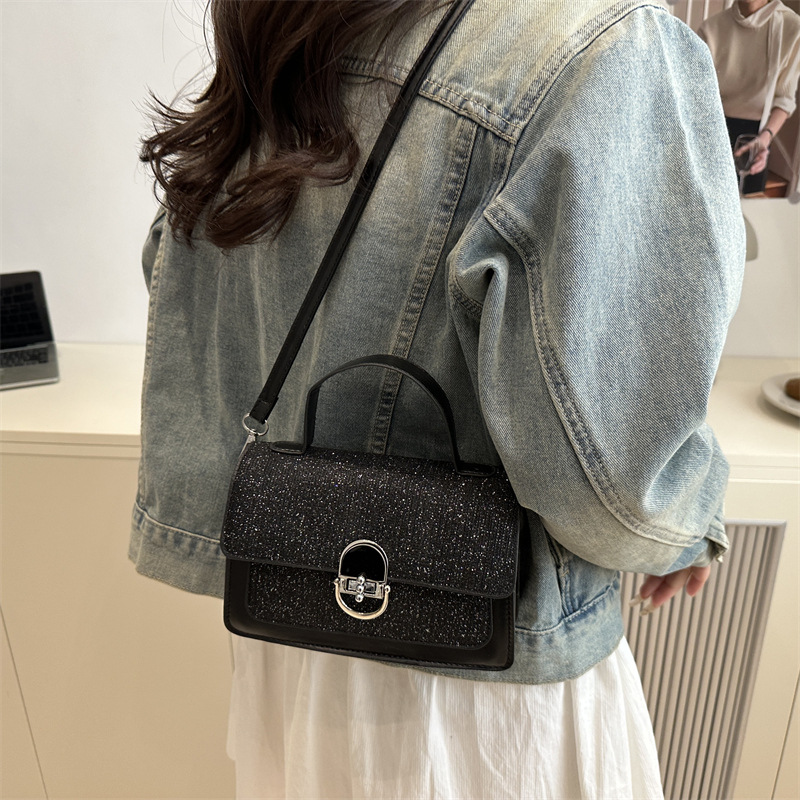 Korean urban simple, fashionable and individual small square underarm bag 2025 new style elegant women's bag details Picture