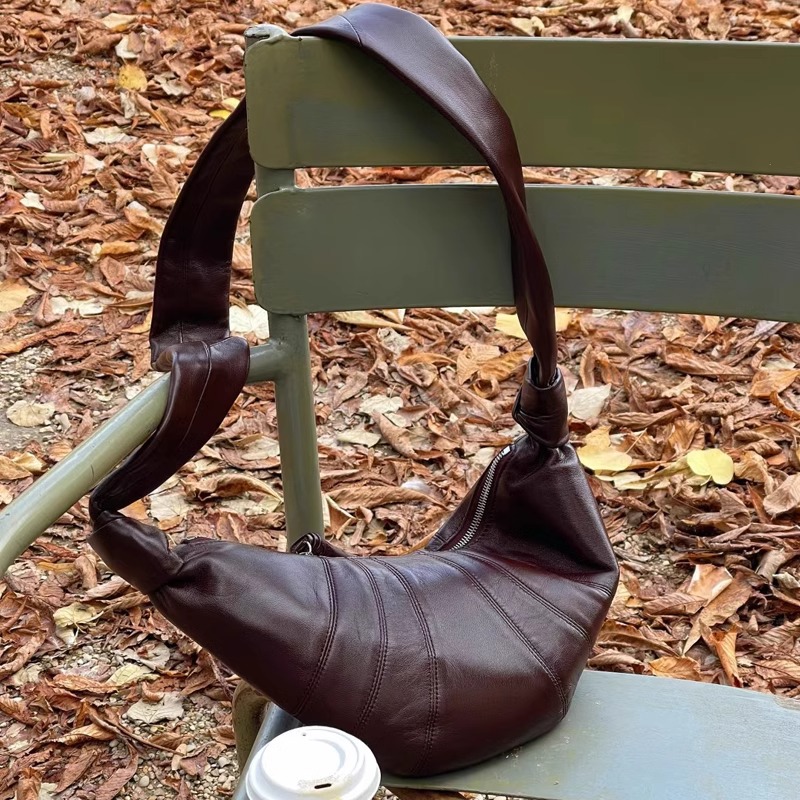 Leather croissants for women 2025 new style top layer sheepskin niche waist bag, single-shoulder crossbody bag, croissant bag, dumpling bag Application Scenario