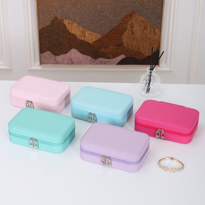 Portable travel girl pink jewelry storage box, necklace, ring and earring storage box, multi-layer home jewelry and accessories box Application Scenario