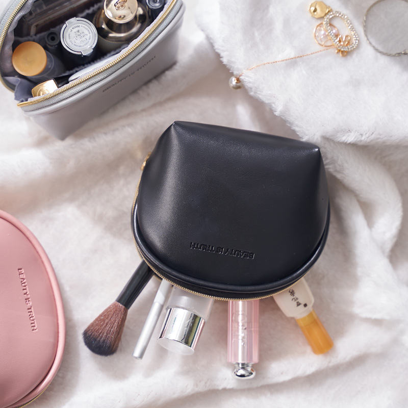 Portable red envelope jewelry storage bag, foundation and makeup bag, multi-functional mini coin purse in stock for wholesale Application Scenario