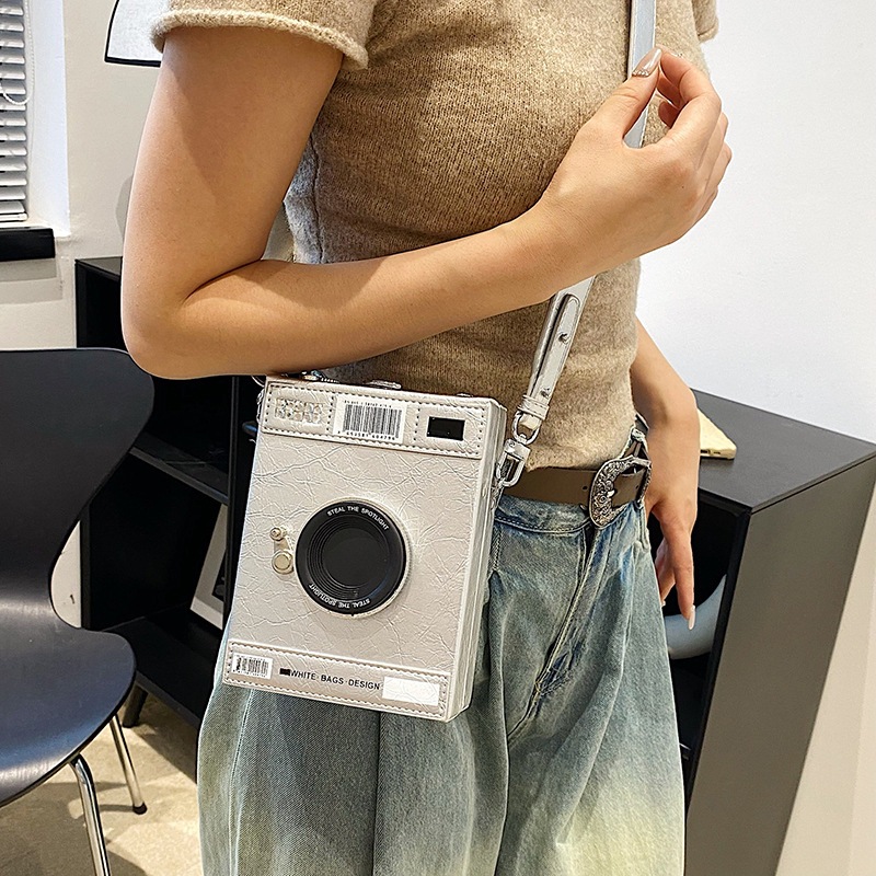 Single-shoulder retro camera box bag, retro oil wax leather design, small square bag with stitching, small square bag camera bag Specification drawing