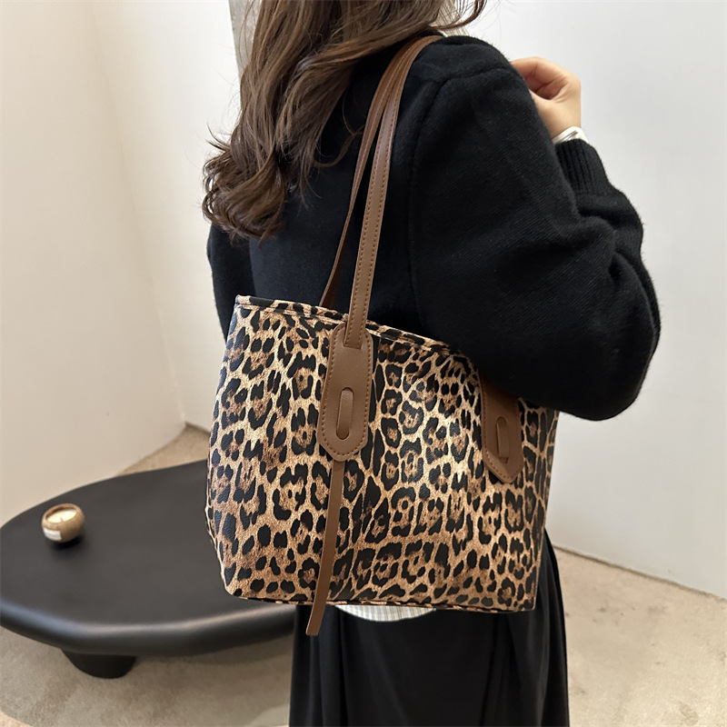 High-end leopard print large bag with large capacity, women's 2024 new stylish single-shoulder bag, autumn and winter textured tote bag Specification drawing