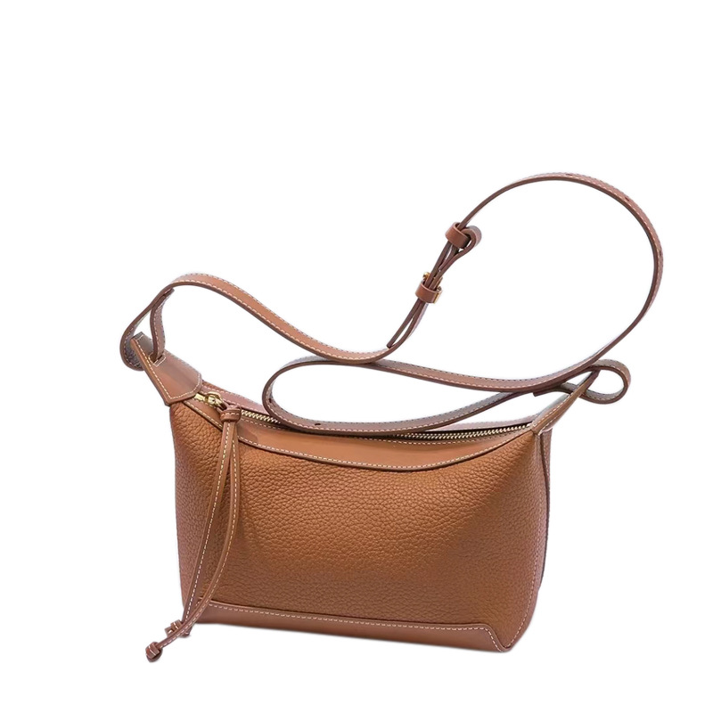 High-end quality niche kite lunch box bag for women 2025 new summer vintage single-shoulder crossbody baguette underarm bag for women Item Picture