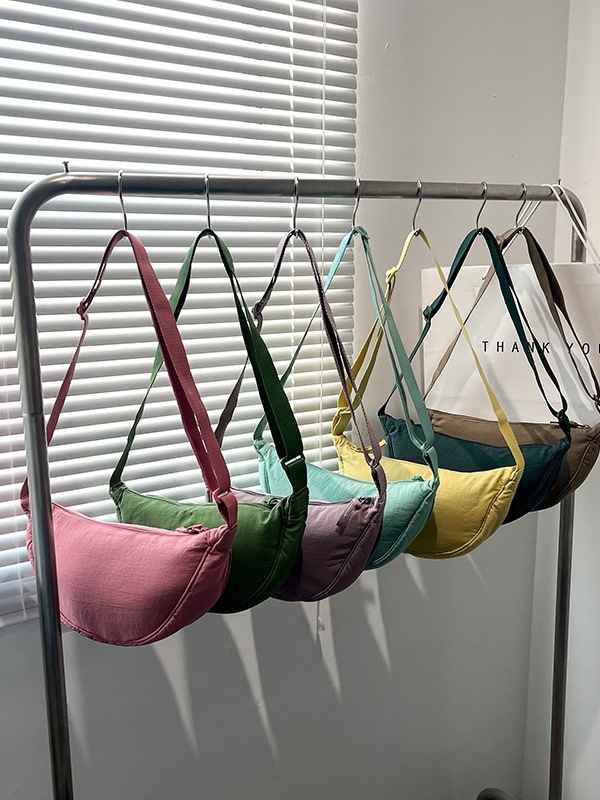 The same style of women's crossbody bag as Youjia fitting room, Xiaohongshu nylon dumpling bag, student single-shoulder bag, fabric bag full figure