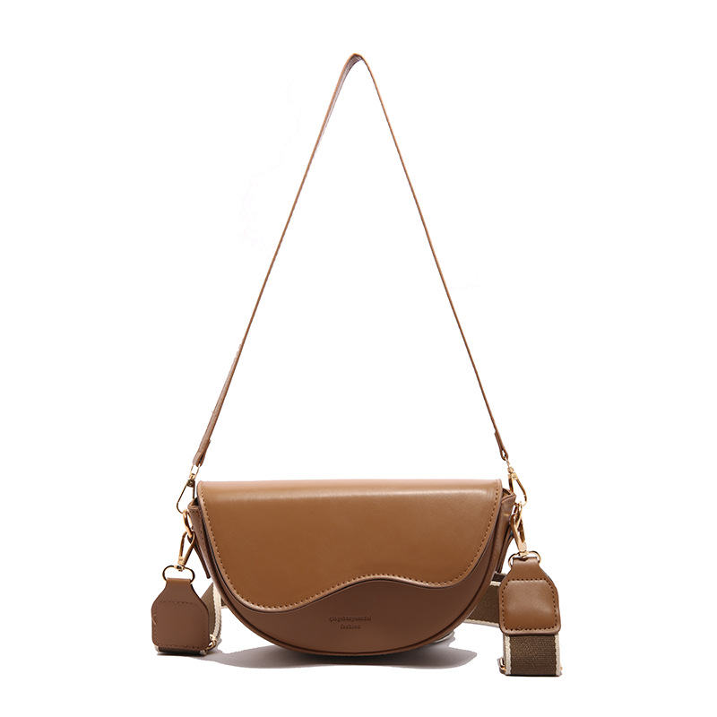 A stylish, retro and versatile crossbody bag for women in 2024, featuring a single shoulder and a saddle bag under the armpits Item Picture