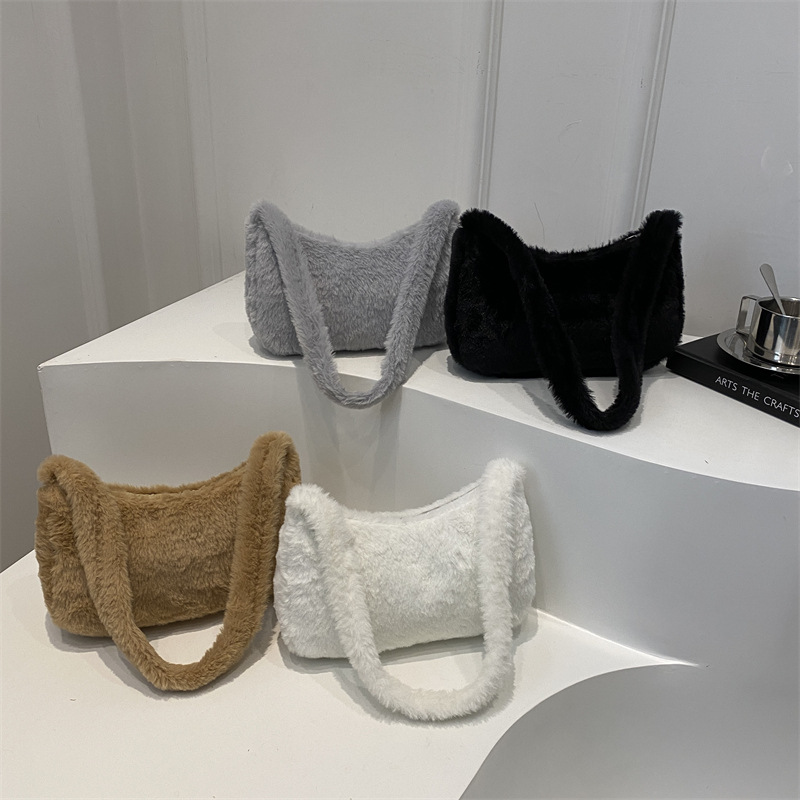 Spring 2025 new Korean-style fur solid color bag, casual and fashionable underarm women's bag, fashionable and stylish plush handbag Application Scenario
