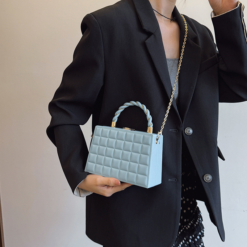 Cross-border 2025 Spring New Square box bag, embossed commuter small square bag, simple, stylish and fashionable chain women's bag Specification drawing