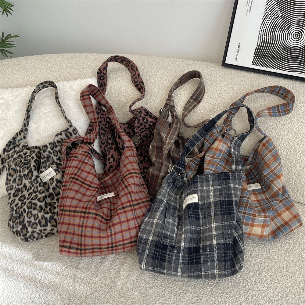 41171 New tweed canvas bag for women, 2024 Check pattern, large capacity, college student class bag, single-shoulder crossbody bag full figure