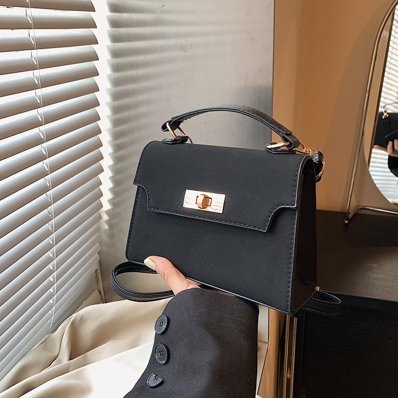 Simple and casual 2024, trendy and fashionable new style, retro solid color hand-held shoulder crossbody bag for women full figure