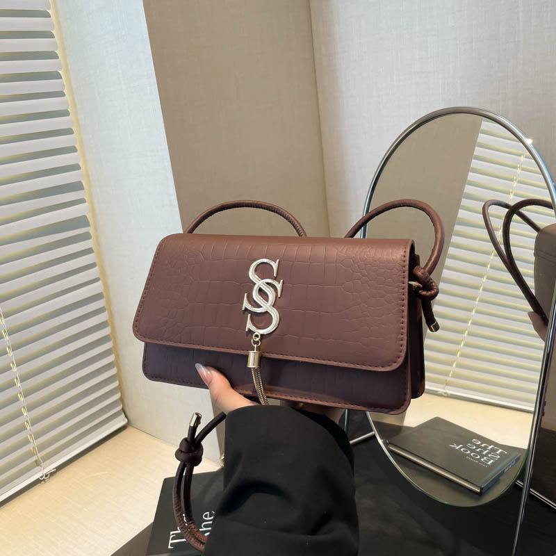 A new minimalist single-shoulder underarm bag with a unique design for women in 2025, a versatile and fashionable crocodile print handbag for women full figure