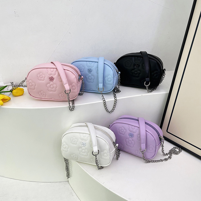 Fashionable, simple and trendy autumn and winter new Korean style small square bag, single-shoulder commuting crossbody bag, cross-border wholesale full figure