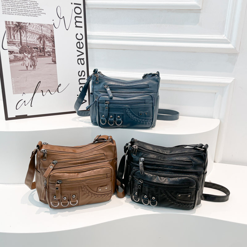 The new 2025 cross-border fashion large-capacity crossbody bag, a simple and multi-layered soft leather-like single-shoulder bag in Korean style Application Scenario