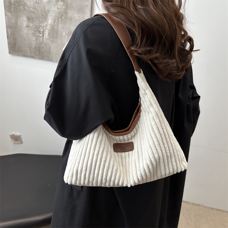 Cross-border down bag, women's large-capacity single-shoulder bag, fashionable and casual underarm fabric bag, new pleated tote bag for women details Picture