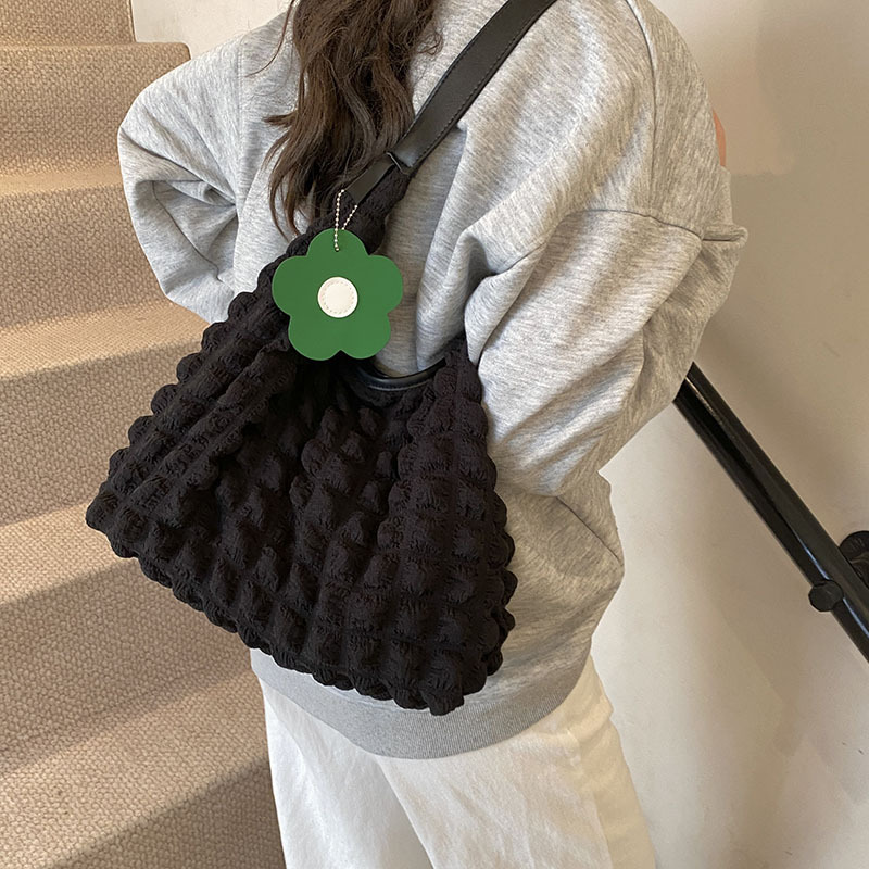 Spring Bags 2025 New Style: Women's Instagram single-shoulder underarm bag, casual and fashionable, trendy commuter tote bag details Picture